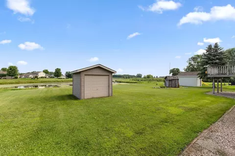 Exterior - 1305 18th St E, Glencoe, MN 55336 photo 2 of 4