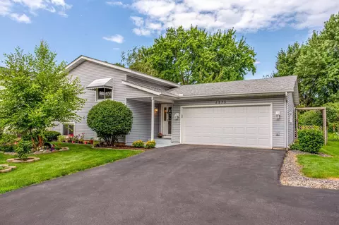 8975 Vinewood Ln N, Maple Grove, MN 55369