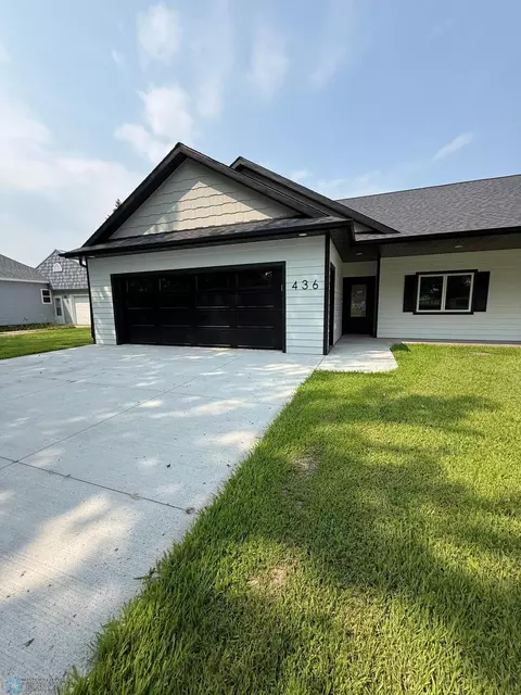 436 4th St, Wyndmere, ND 58081