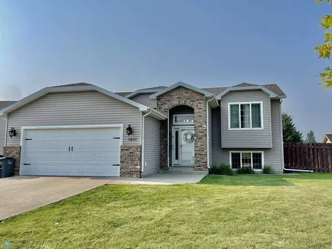 1441 41st Ave S, Moorhead, MN 56560