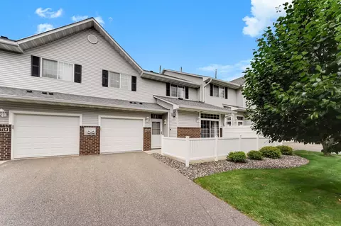2717 Mallard Dr, Woodbury, MN 55125