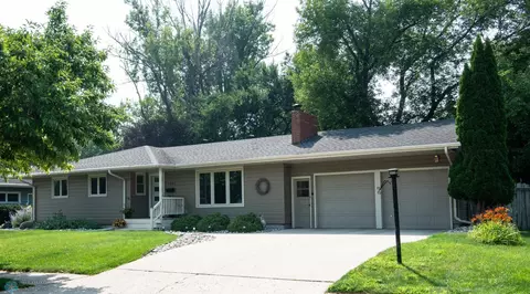 1809 5th St S, Fargo, ND 58103