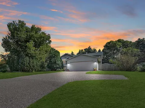 830 Dellwood St S, Cambridge, MN 55008