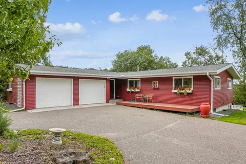 427 Green Mill Ln, Hudson, WI 54016