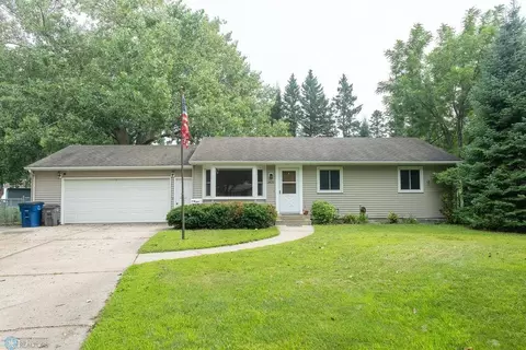 1427 22nd Ave S, Moorhead, MN 56560