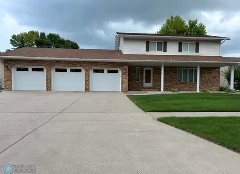 3626 21st St S, Fargo, ND 58104