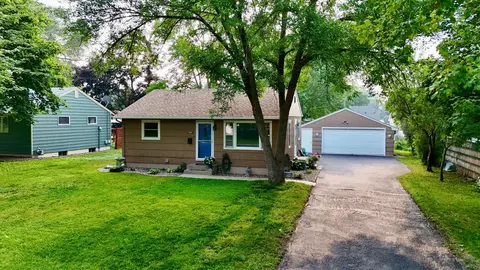 742 Shumway St S, Shakopee, MN 55379