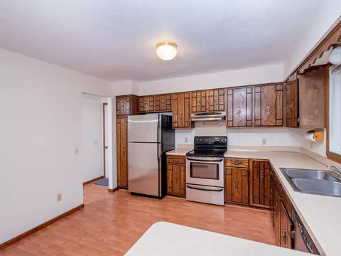Kitchen - 1936 Timber Wolf Trl S, Eagan, MN 55122 photo 2 of 4