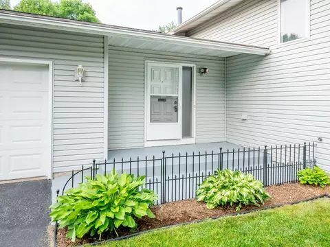 Exterior - 1936 Timber Wolf Trl S, Eagan, MN 55122 photo 2 of 13