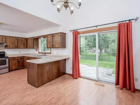 Kitchen - 1936 Timber Wolf Trl S, Eagan, MN 55122 photo 1 of 4