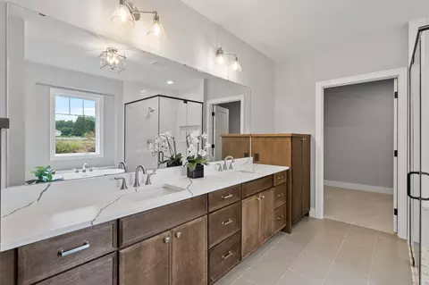 Bath - 25315 Park Ln, Excelsior, MN 55331 photo 1 of 2