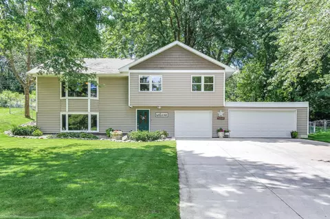 11040 166th St W, Lakeville, MN 55044