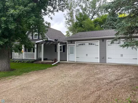 113 N 1st St, Fort Ransom, ND 58033
