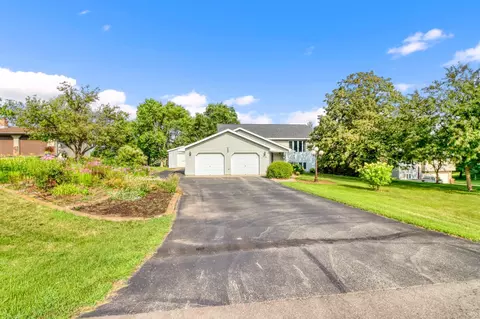 808 Willow Springs Rd, Detroit Lakes, MN 56501