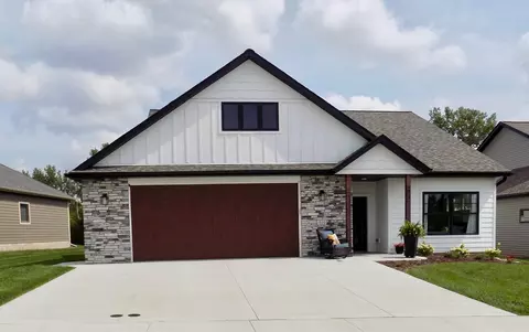 510 Kodiak Dr NW, Stewartville, MN 55976