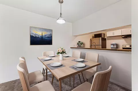 Dining - 4478 Cinnamon Ridge Trl #A, Eagan, MN 55122 photo 1 of 1