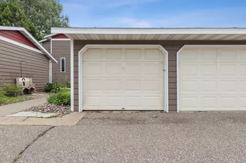 Exterior - 4478 Cinnamon Ridge Trl #A, Eagan, MN 55122 photo 4 of 4
