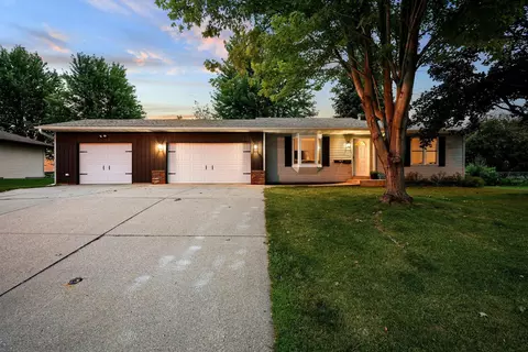 395 Cedardale Dr SE, Owatonna, MN 55060