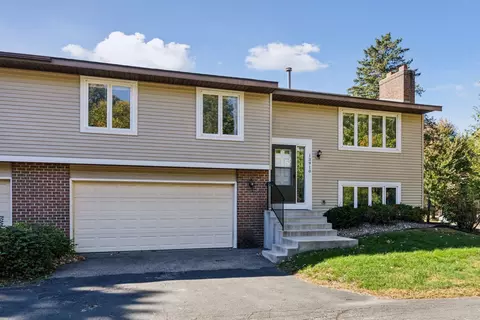 13910 Herald Ct, Apple Valley, MN 55124