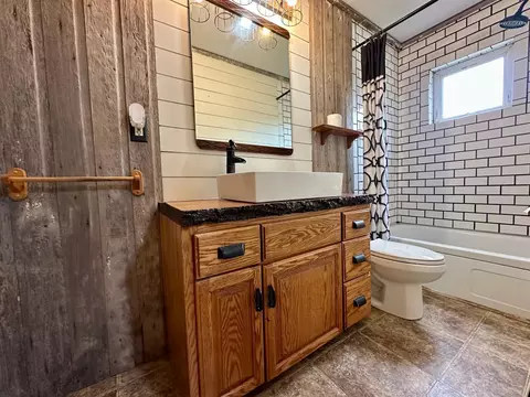 Bath - 19708 Monarch Ave, Reading, MN 56165 photo 1 of 1
