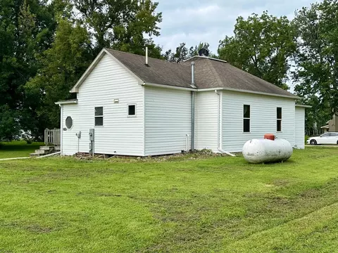 Exterior - 19708 Monarch Ave, Reading, MN 56165 photo 4 of 4