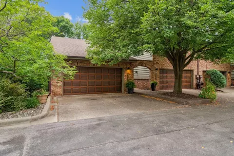 5539 Village Dr, Edina, MN 55439