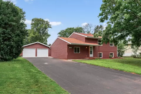 3675 Prairie Rd, White Bear Lake, MN 55110