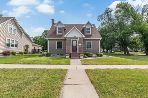 323 S Galbraith St, Blue Earth, MN 56013