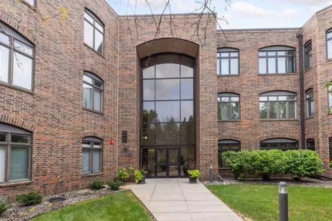 5555 Dewey Hill Rd #314, Edina, MN 55439
