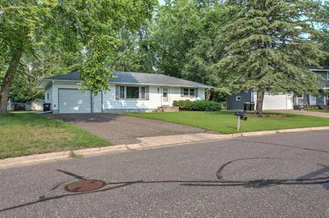 125 Yoho Dr, Anoka, MN 55303