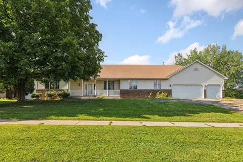 1404 Southcross Dr W, Burnsville, MN 55306