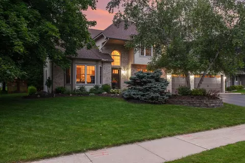 17032 Raleigh Ln, Eden Prairie, MN 55347