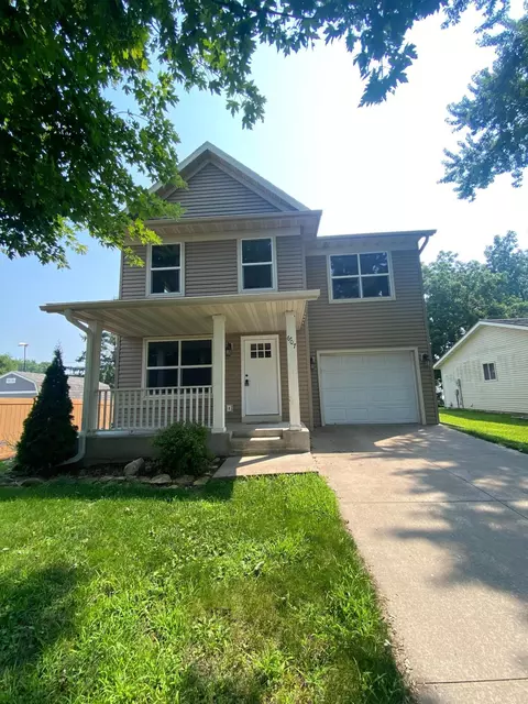 607 1st Ave SW, Pine Island, MN 55963
