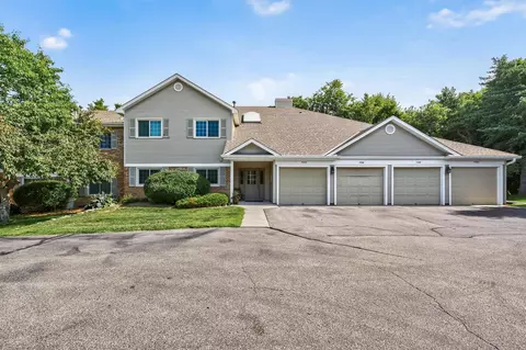 11166 Westwind Dr, Eden Prairie, MN 55344