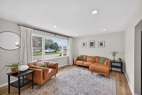 Living - 506 9th St E, Wabasha, MN 55981 photo 1 of 1