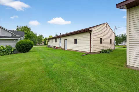 Exterior - 506 9th St E, Wabasha, MN 55981 photo 3 of 3