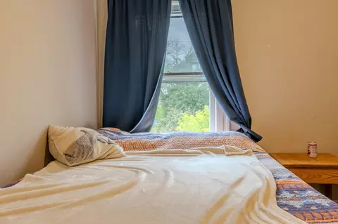 Bedroom - 612 E 8th St, Duluth, MN 55805 photo 3 of 4