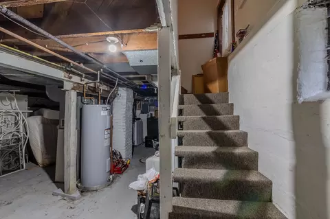 Entry Way - 612 E 8th St, Duluth, MN 55805 photo 3 of 3