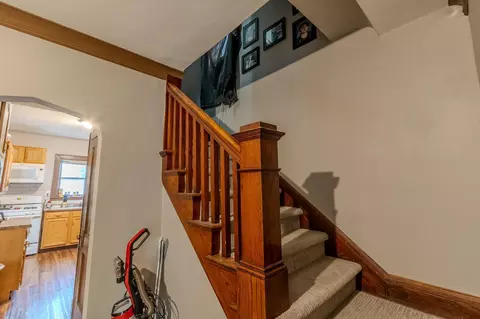 Entry Way - 612 E 8th St, Duluth, MN 55805 photo 1 of 3