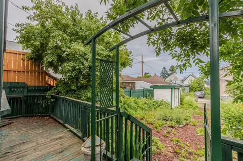 Exterior - 612 E 8th St, Duluth, MN 55805 photo 3 of 7