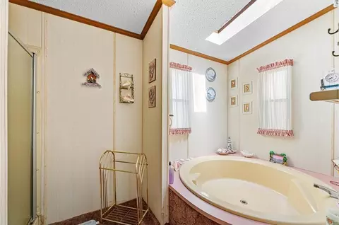 Bath - 18482 Captive Lake Rd, Garrison, MN 56450 photo 4 of 4