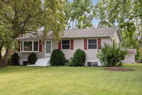 9880 Cottonwood Ln N, Maple Grove, MN 55369