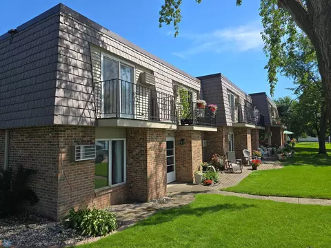 324 W Lake Dr, Detroit Lakes, MN 56501