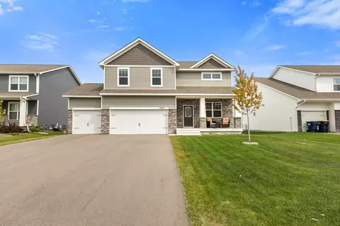 1849 August Dr, Shakopee, MN 55379
