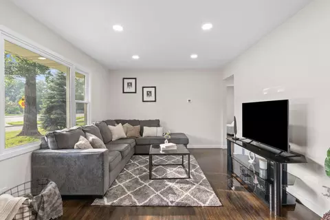 8433 E River Rd NW, Coon Rapids, MN 55433 photo 8