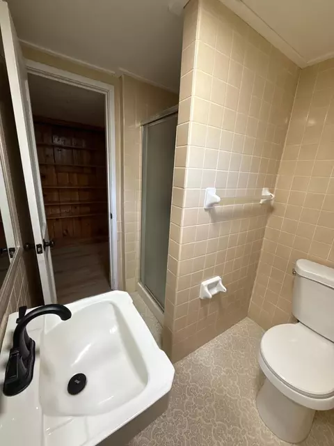 Bath - 123 Birchridge Dr, Brainerd, MN 56401 photo 3 of 3