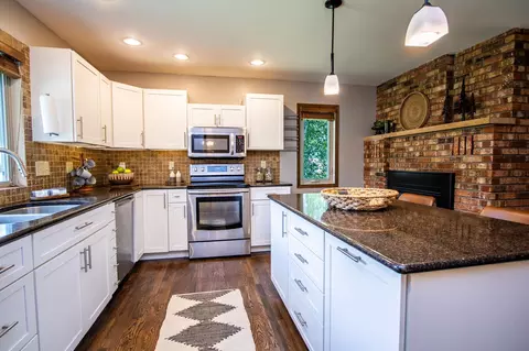Kitchen - 34 Maple Dr, Esko, MN 55733 photo 3 of 6