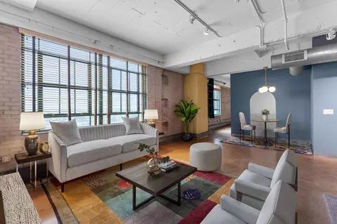 2929 Chicago Ave #917, Minneapolis, MN 55407