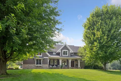 2125 Heritage Trl, Maple Plain, MN 55359