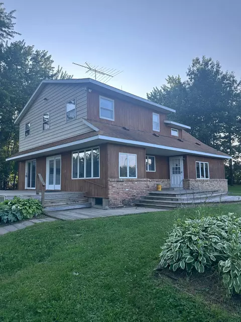 8393 165th St, Milaca, MN 56353